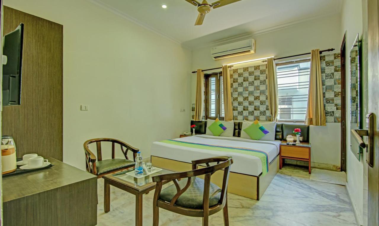 Itsy Hotels Swastika Inn Sector 26 Ноида Екстериор снимка