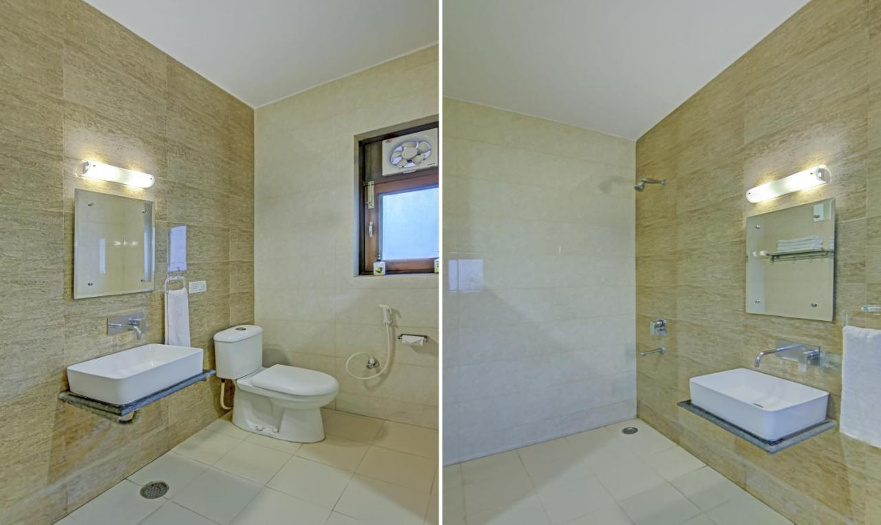 Itsy Hotels Swastika Inn Sector 26 Ноида Екстериор снимка