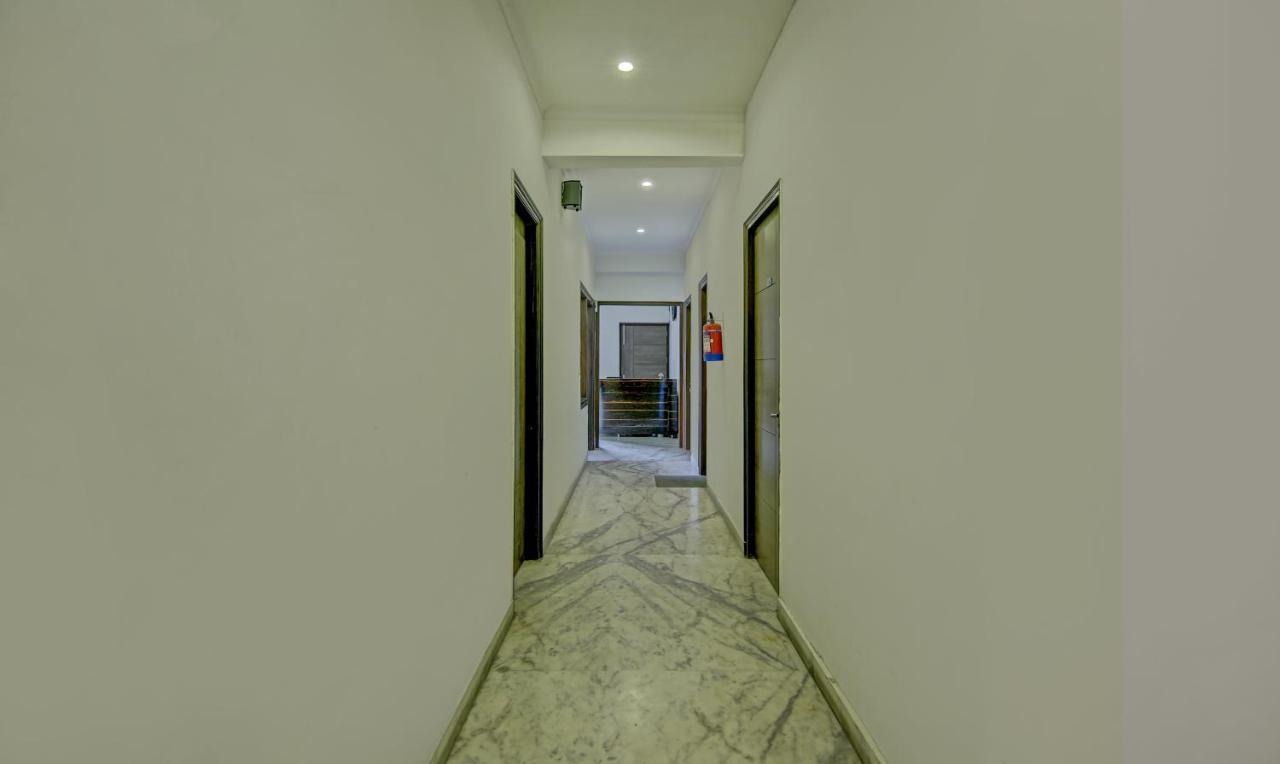 Itsy Hotels Swastika Inn Sector 26 Ноида Екстериор снимка