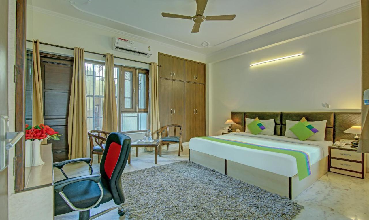 Itsy Hotels Swastika Inn Sector 26 Ноида Екстериор снимка